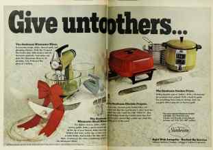 Better Homes & Gardens November 1970 Magazine Article: Page 32